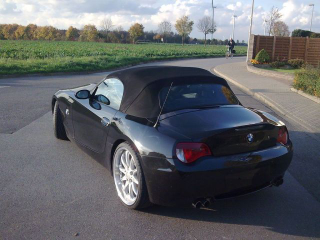 Illustration for article titled V10-Powered BMW Z4: The Non-Hairdresser Version